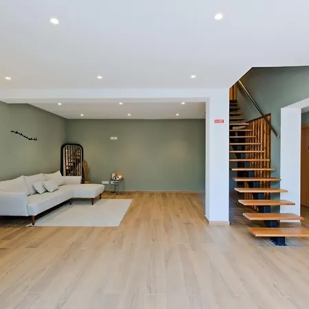 Lovely Fully Equipped Near Subway N5 Lägenhet *