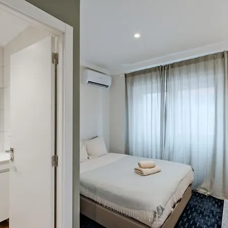 Lovely Fully Equipped Near Subway N5 Lägenhet *