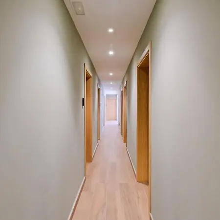 Lovely Fully Equipped Near Subway N5