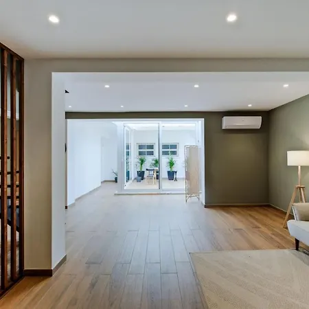 Lovely Fully Equipped Near Subway N5 Apartament