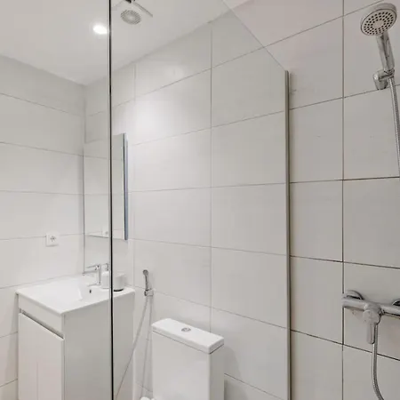Lovely Fully Equipped Near Subway N5 *