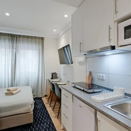 Lovely Fully Equipped Near Subway N5 Lisbon