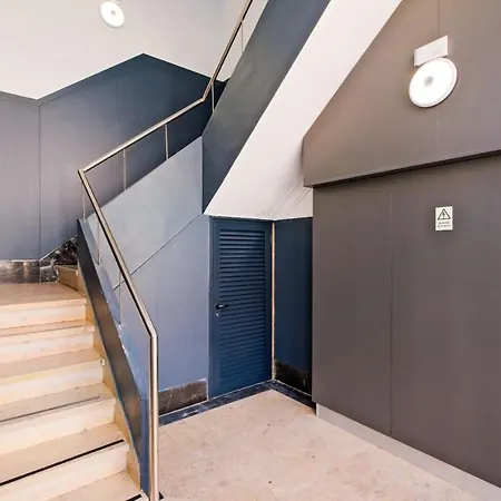 Lovely Fully Equipped Near Subway N5 * Lizbona